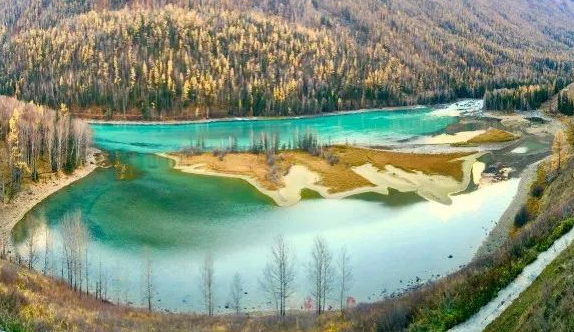 新疆阿勒泰喀纳斯湖景区开通语音讲解、线路推荐等智慧电子导览系统服务功能